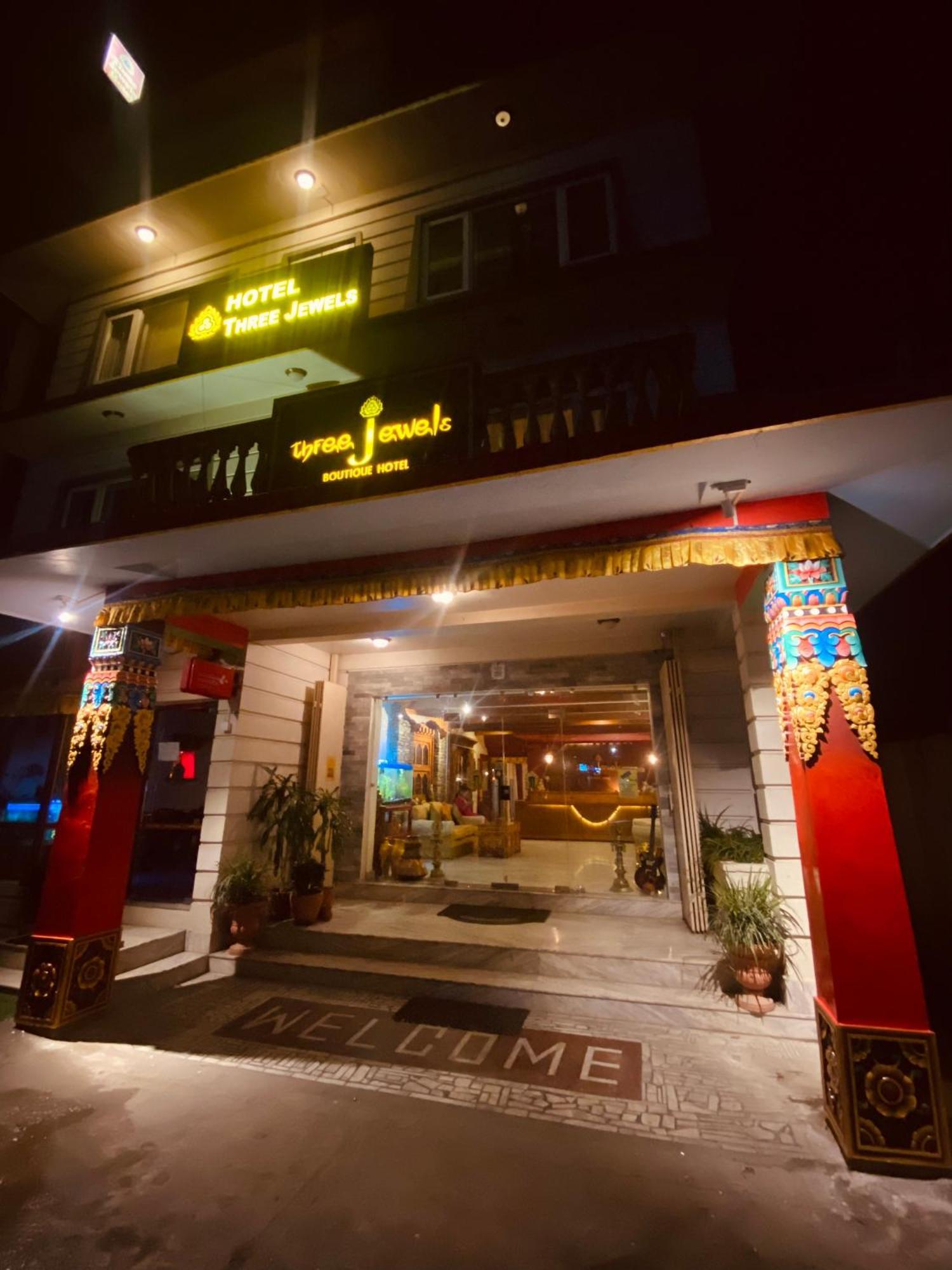 Three Jewels Boutique Hotel Pókhara Exteriér fotografie
